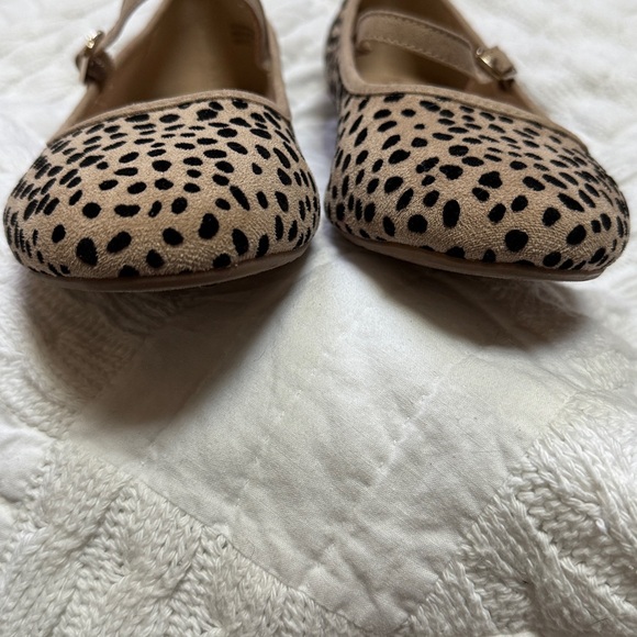 Isaac Mizrahi Animal Print Mary Janes Flats size 9.5 - Picture 6 of 11